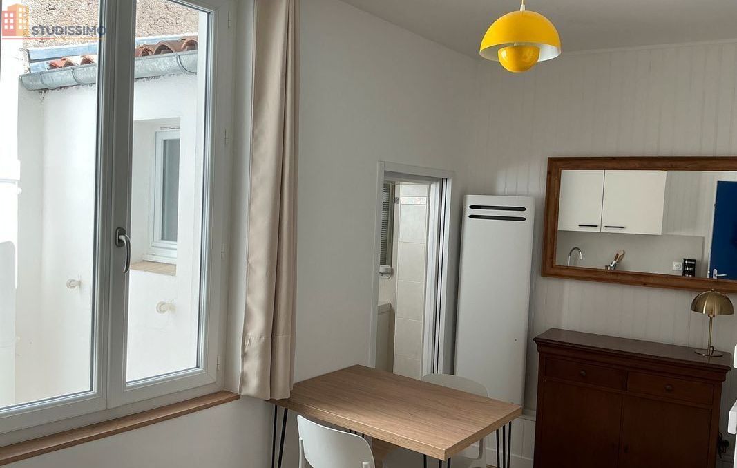Studio meublé 16m² La Rochelle - Meublé, DPE C - Photo 2