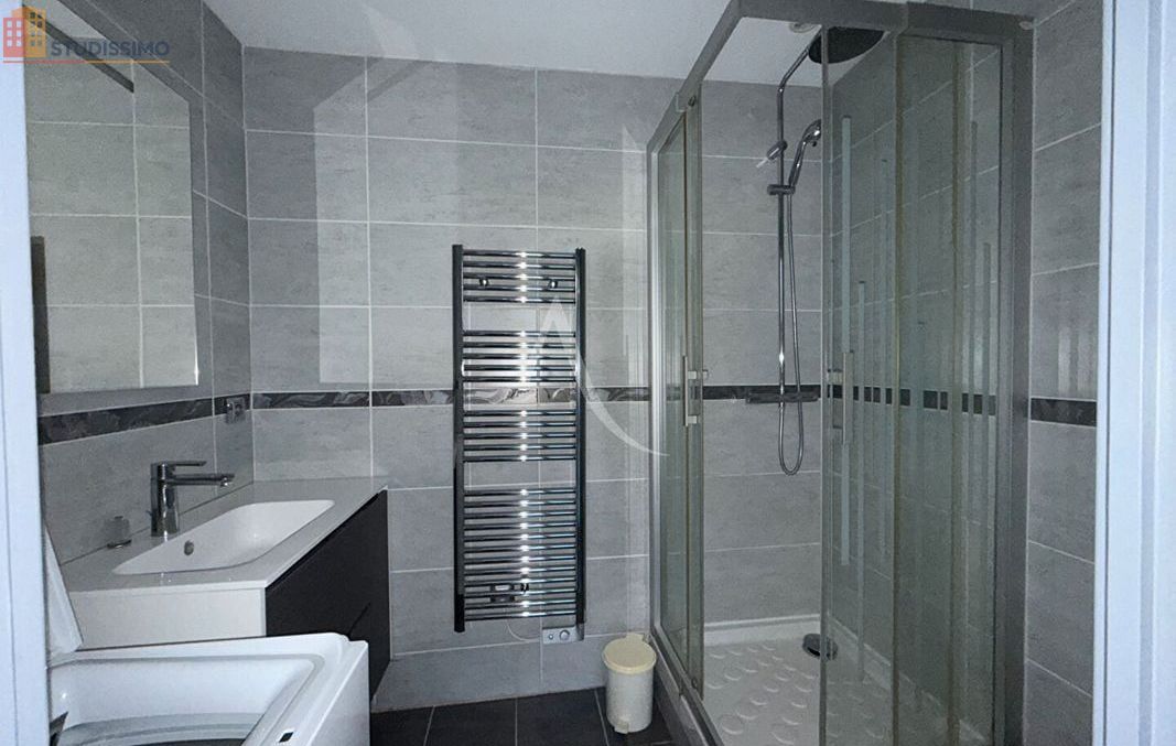 Studio meublé 17m² Saintes - Meublé, DPE D - Photo 2