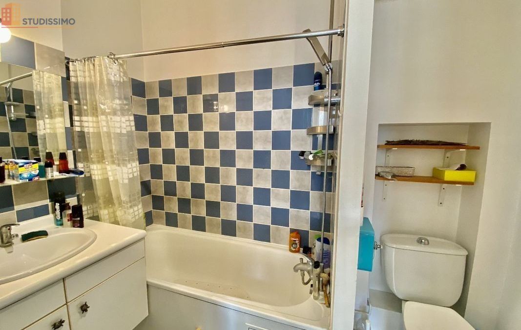Studio meublé 18m² La Rochelle 17000 - Meublé, 1er étage - Photo 2