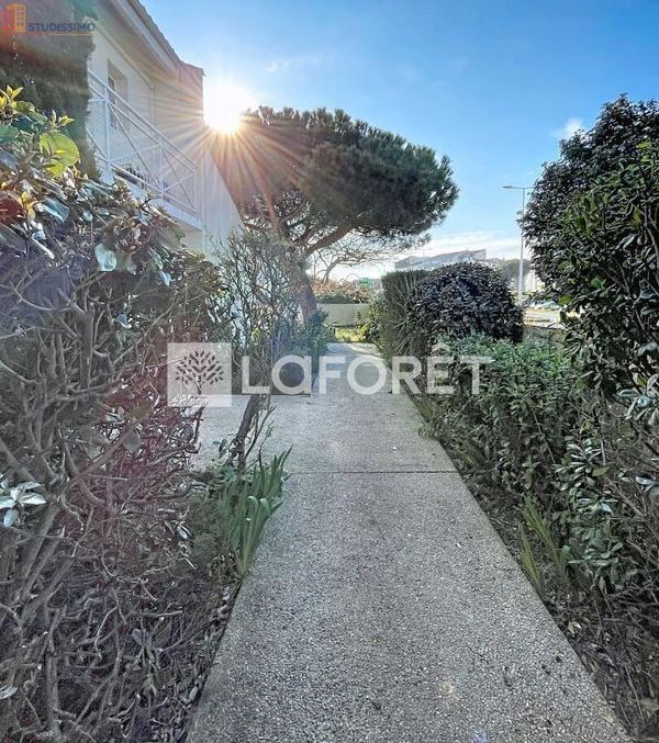 Studio meublé 22m² La Rochelle - Meublé, DPE D - Photo 3