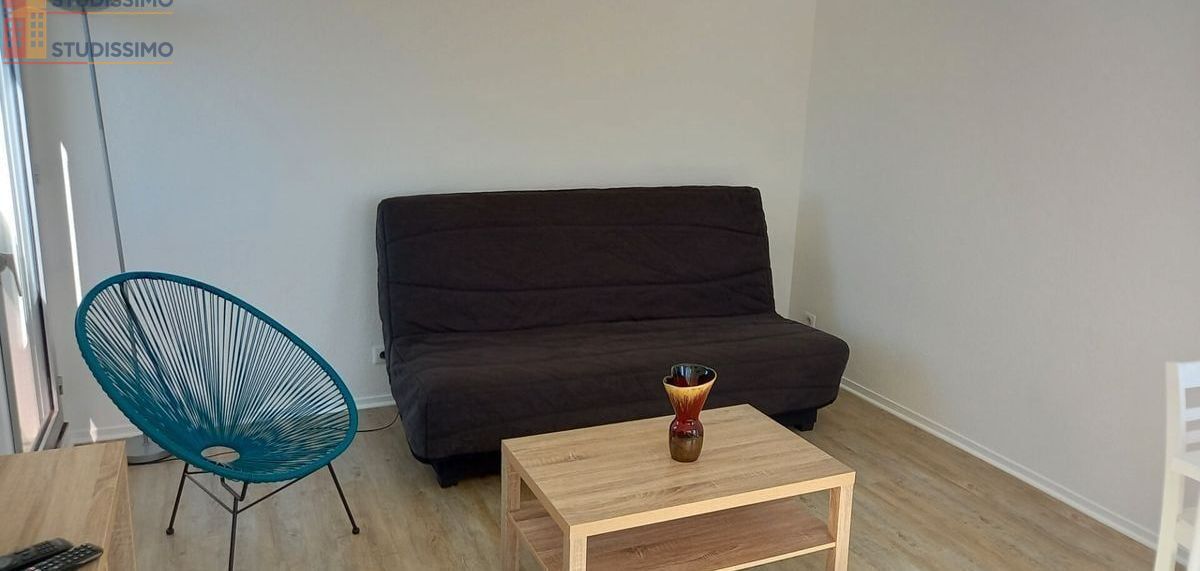 Studio meublé 24m² Royan - Lumineux, dernier étage - Photo 2