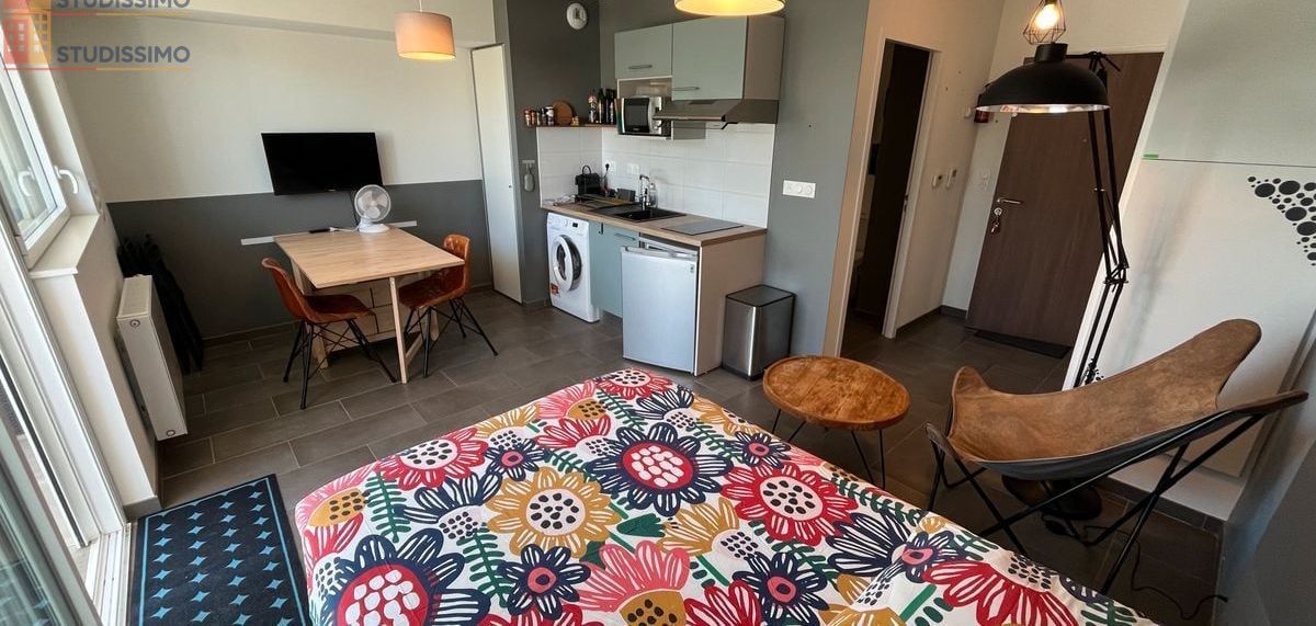 Studio meublé 25m² La Rochelle - Parking sécurisé, récent - Photo 1