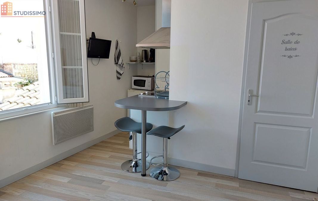 Studio meublé 17m² Rochefort - Proche gare, meublé - Photo 1