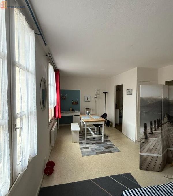 Studio meublé 28m² La Rochelle centre - Proche marché, lumineux - Photo 1