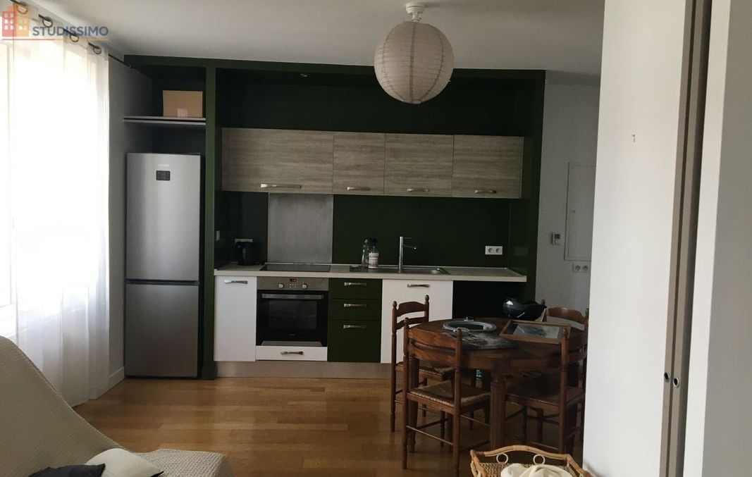 Studio meublé 40m² La Rochelle centre - Lumineux, étage 2/3 - Photo 2