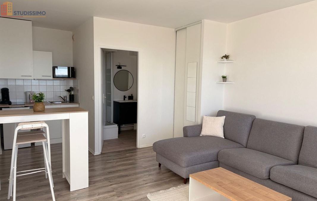 Studio meublé 28m² La Rochelle 17000 - Lumineux, 7e étage - Photo 2