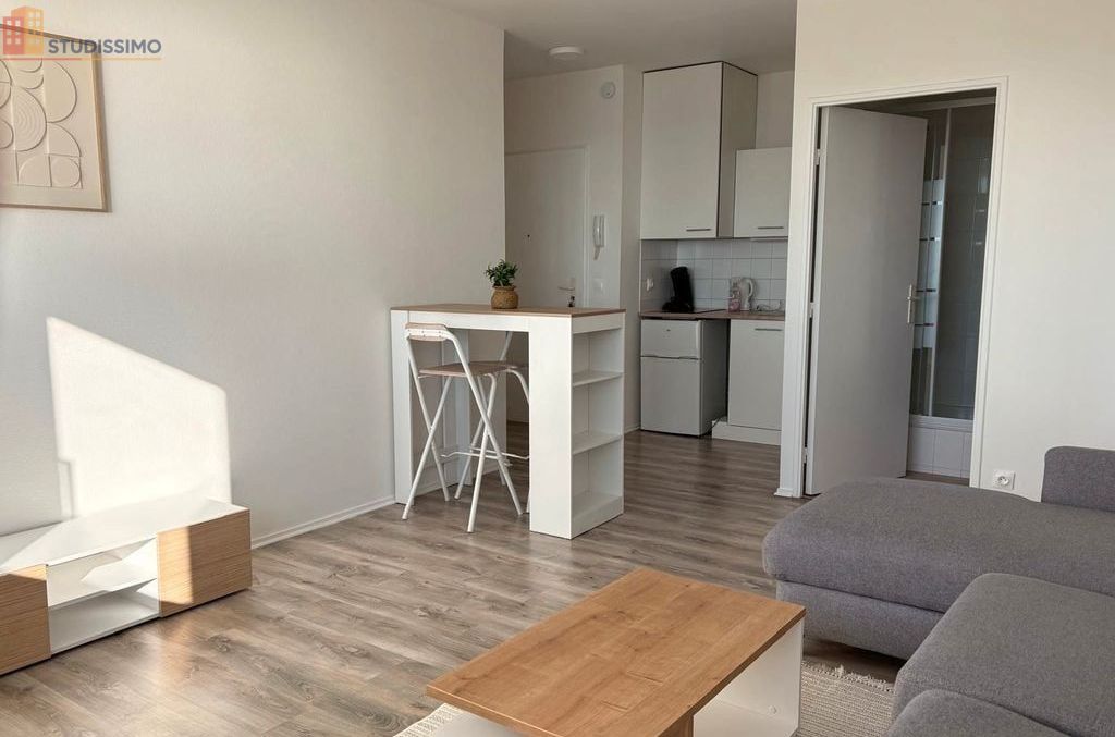 Studio meublé 28m² La Rochelle 17000 - Lumineux, 7e étage - Photo 1