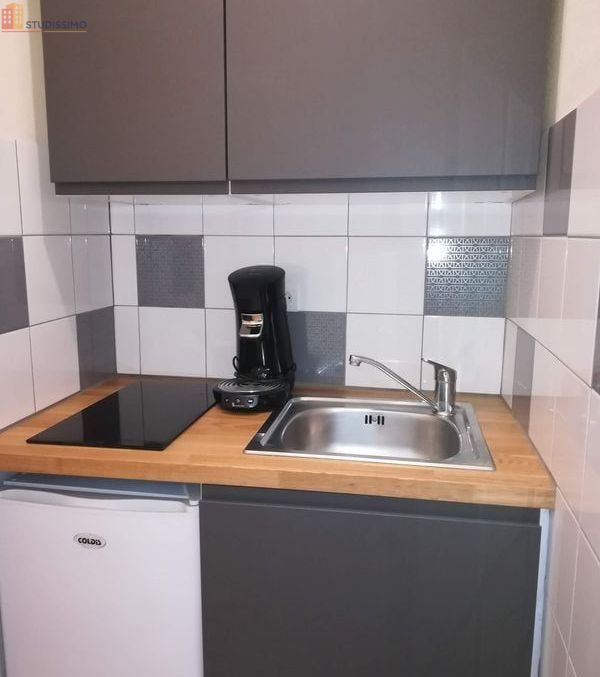 Studio meublé 18m² La Rochelle centre-ville - Calme, lumineux - Photo 1