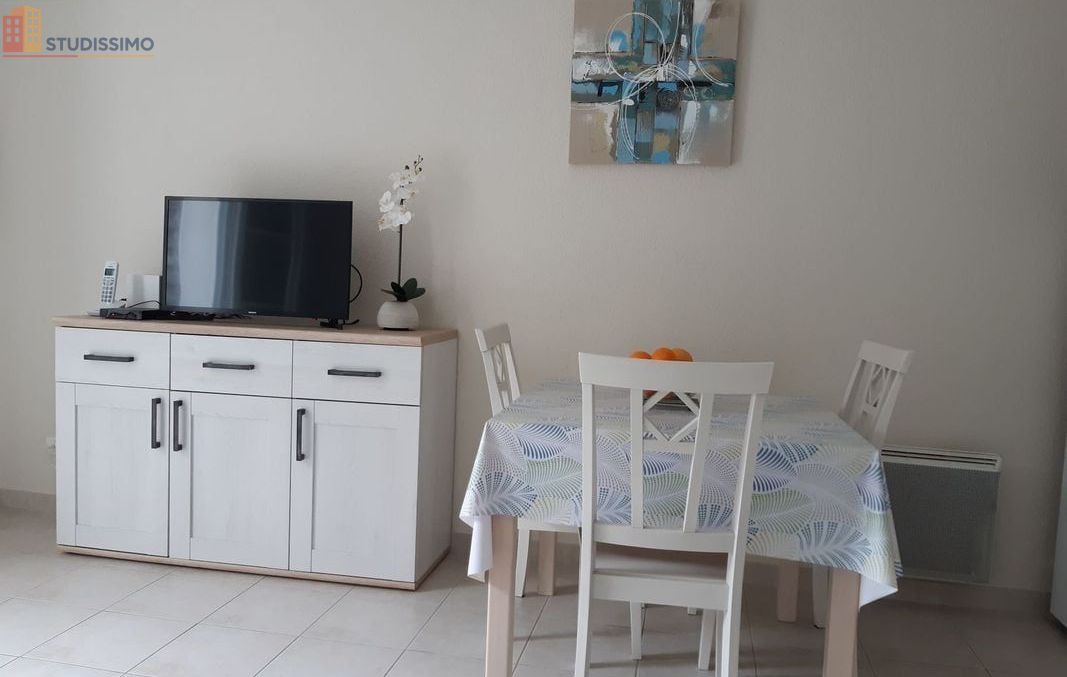 Studio 31m² Rochefort - Cour, parking privatif - Photo 1