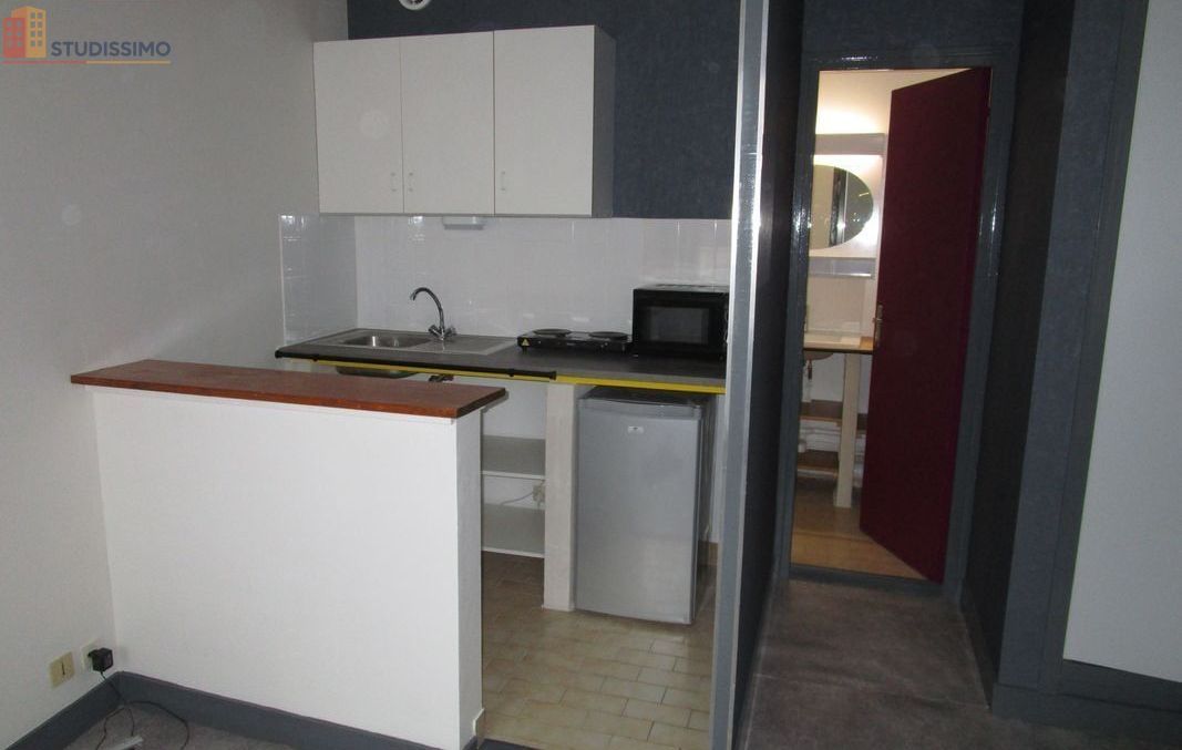 Studio 25m² Bourges - C (DPE), 2e étage - Photo 4