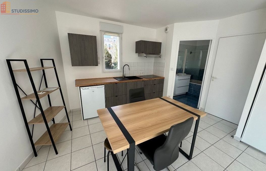 Studio meublé 29m² Bourges - Semi-meublé, lumineux - Photo 2