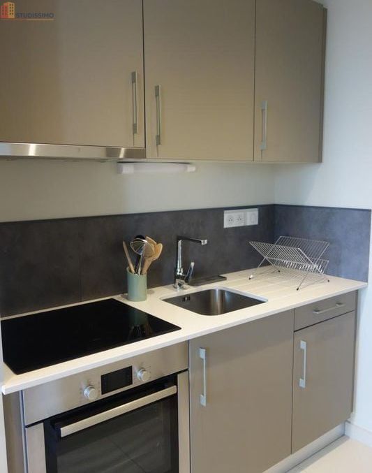 Studio meublé 30m² Bourges - Lumineux, dernier étage - Photo 1