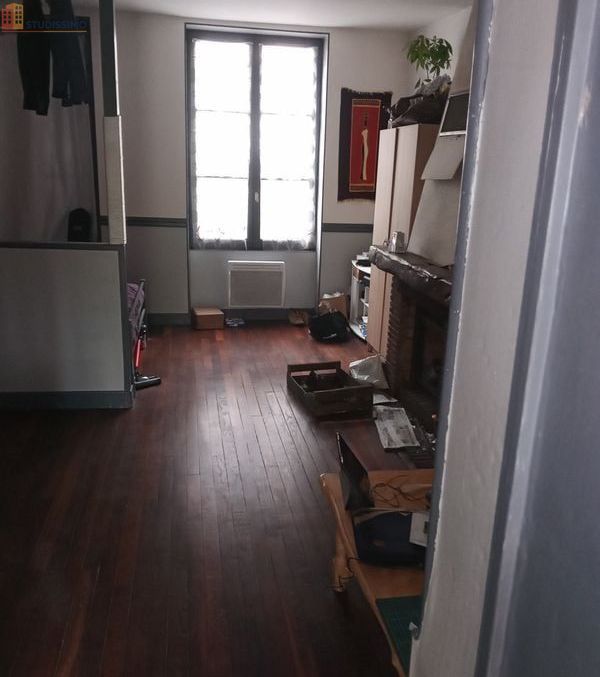 Studio 35m² Saint-Amand-Montrond - Rez-de-chaussée, meublé partiel - Photo 2