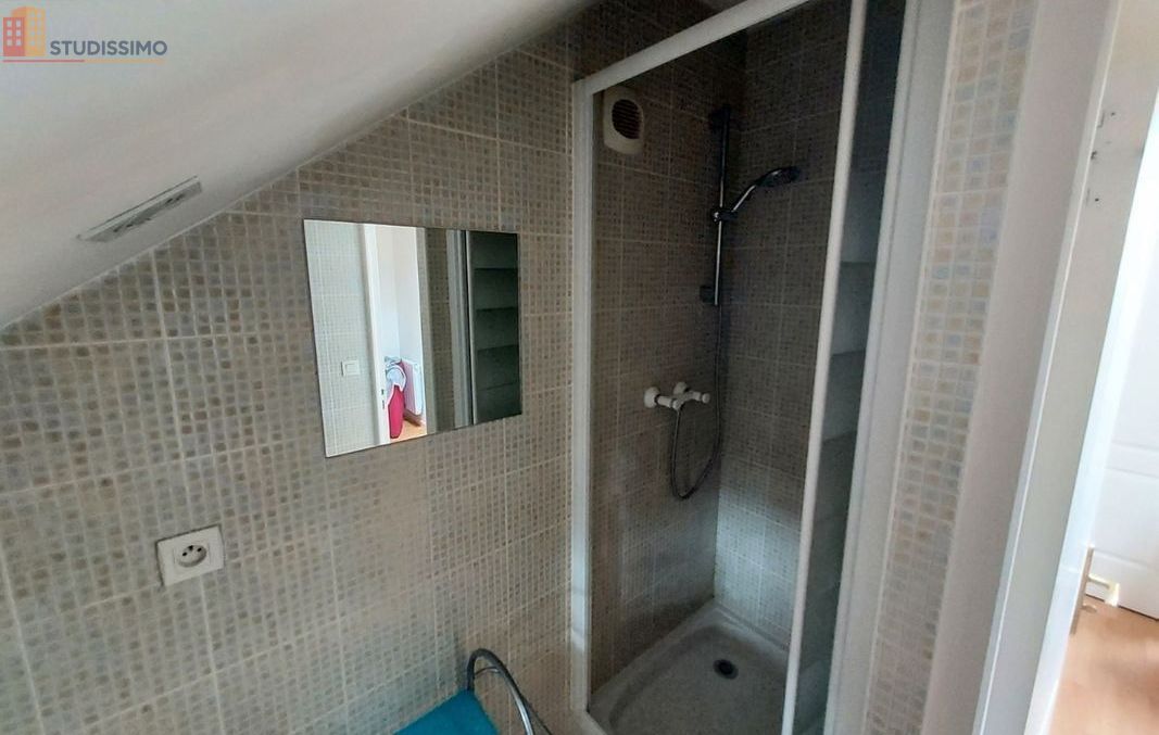 Studio meublé 18m² Tulle 19000 - Meublé, au 3e étage - Photo 2