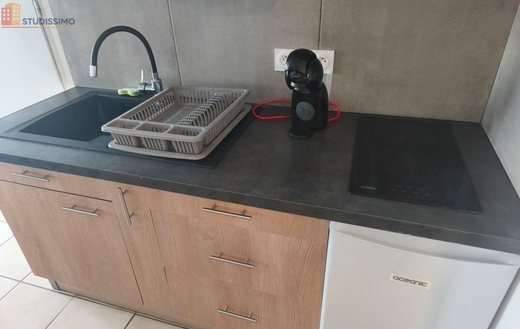 Studio meublé 17m² Dijon 21000 - Proche CHU, 3e étage - Photo 1