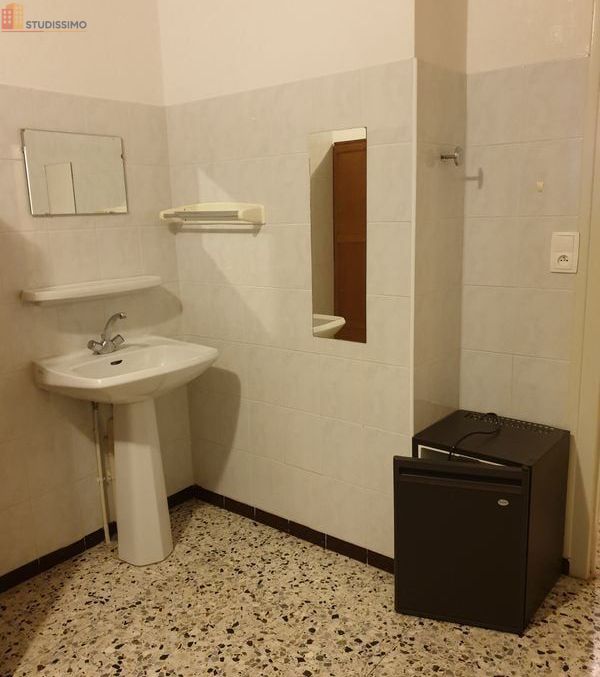 Studio meublé 9m² Dijon centre - Calme - Photo 2
