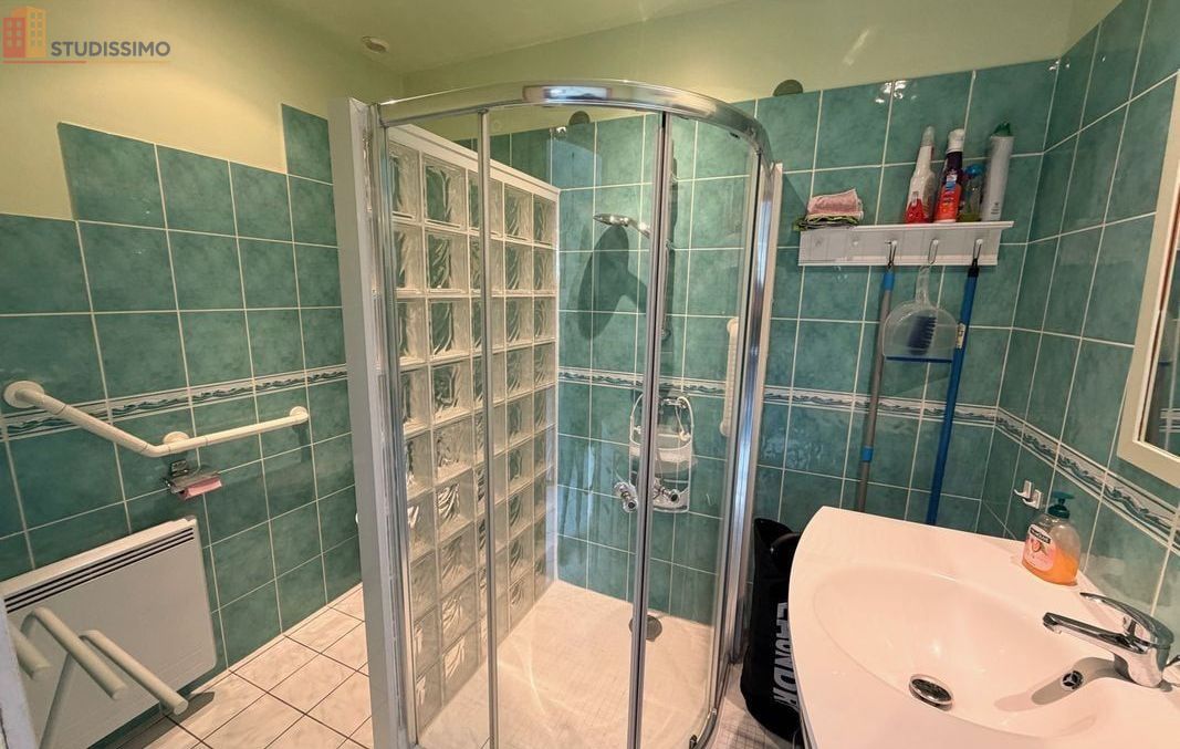 Studio meublé 34m² La Roche-Jaudy - Meublé, DPE D - Photo 2
