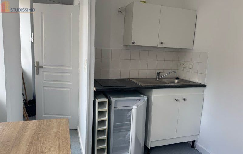 Studio meublé 17m² Guingamp centre - Calme, lumineux - Photo 2