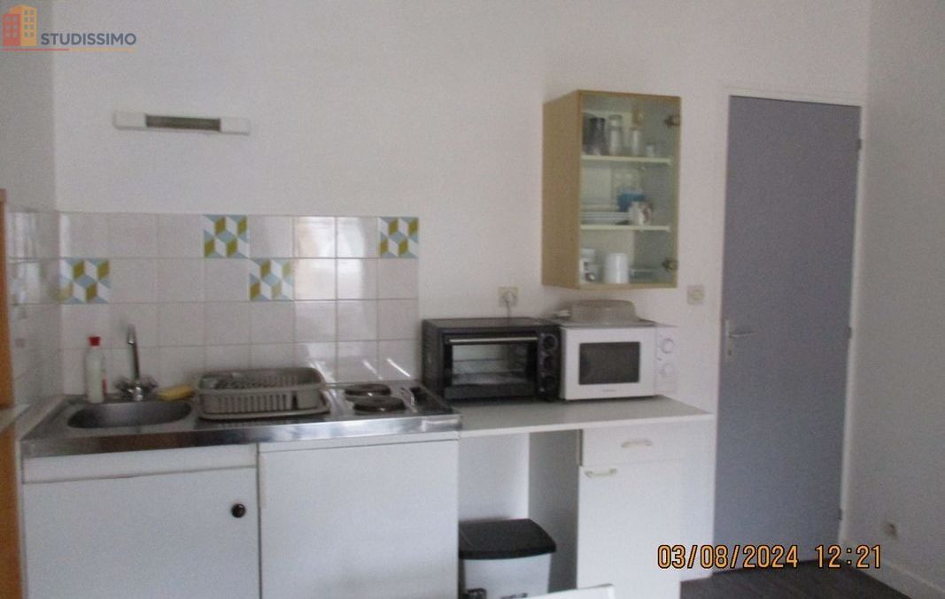 Studio meublé 20m² Guingamp - Plein centre, sur cour - Photo 4