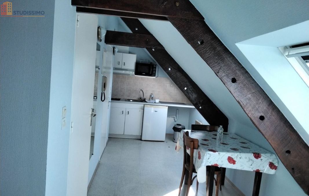 Studio 25m² Loudéac - Meublé, dernier étage - Photo 1