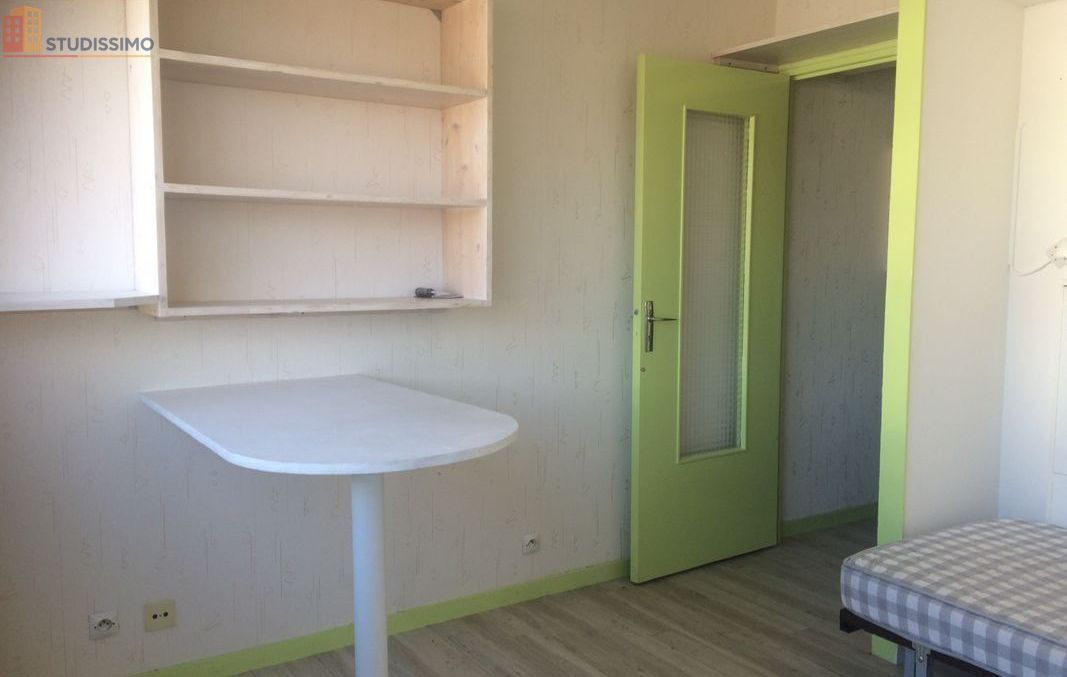Studio 18m² Pontarlier centre - 4e étage, lumineux - Photo 2