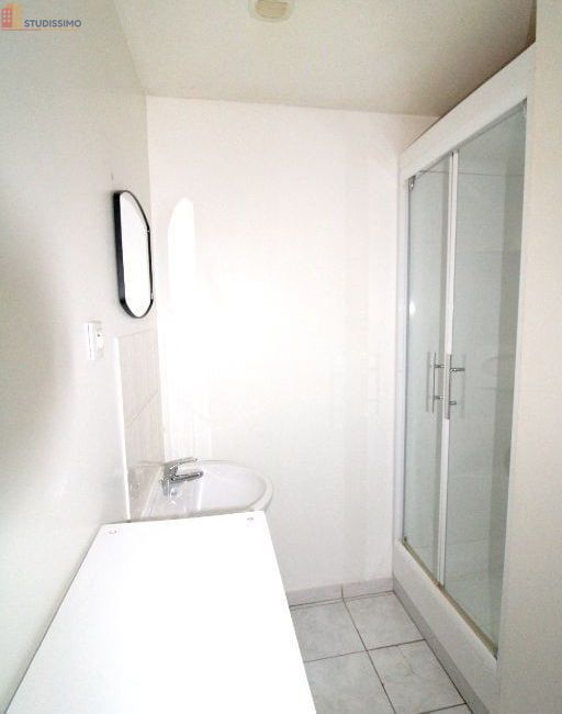 Studio meublé 24m² Besançon - Lumineux, 1er étage - Photo 3