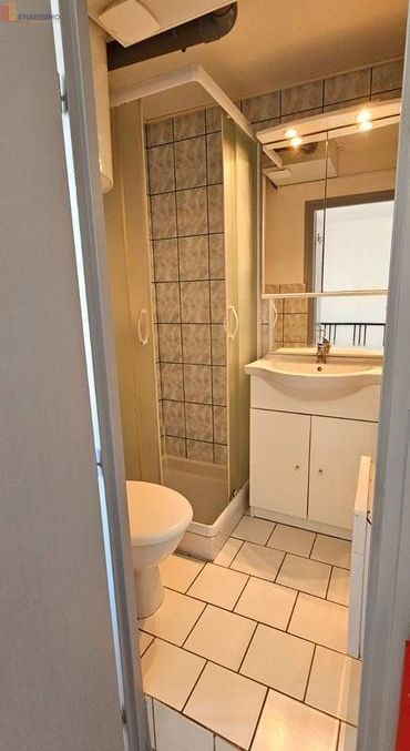 Studio meublé 14m² Besançon centre - Calme, lumineux - Photo 2