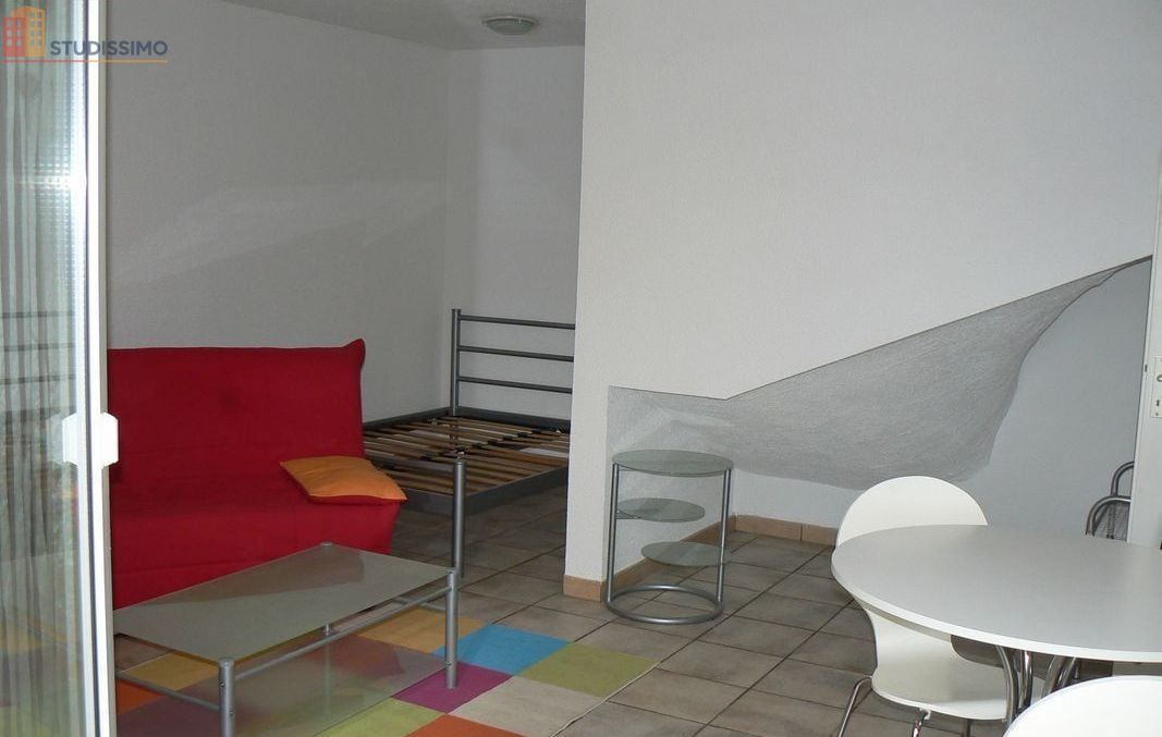 Studio meublé 25m² Besançon centre - Terrasse, parking - Photo 2