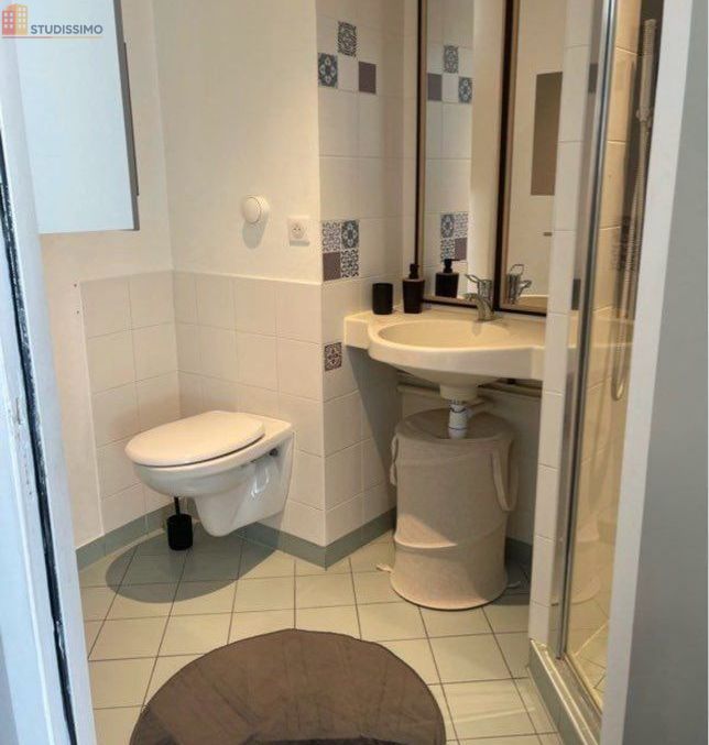 Studio meublé 20m² Montbéliard - Parking, cave - Photo 3