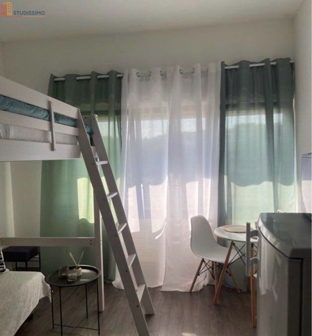 Studio meublé 20m² Montbéliard - Parking, cave - Photo 2