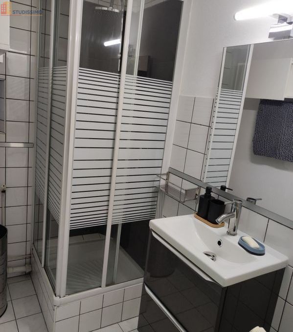 Studio meublé 17m² Montbéliard centre - Meublé, 1er étage - Photo 2