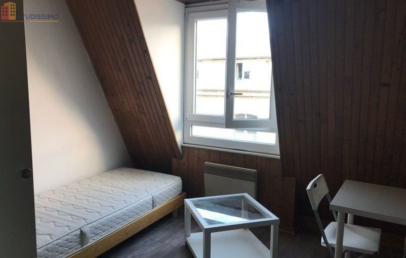 Studio meublé 16m² Besançon 25000 - Meublé, dernier étage - Photo 3