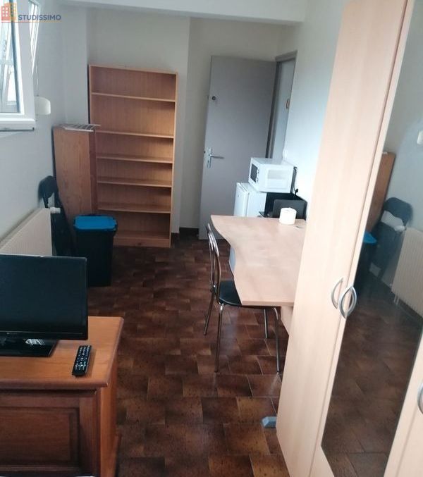 Studio meublé 10m² Besançon 25000 - Indépendant, meublé - Photo 2