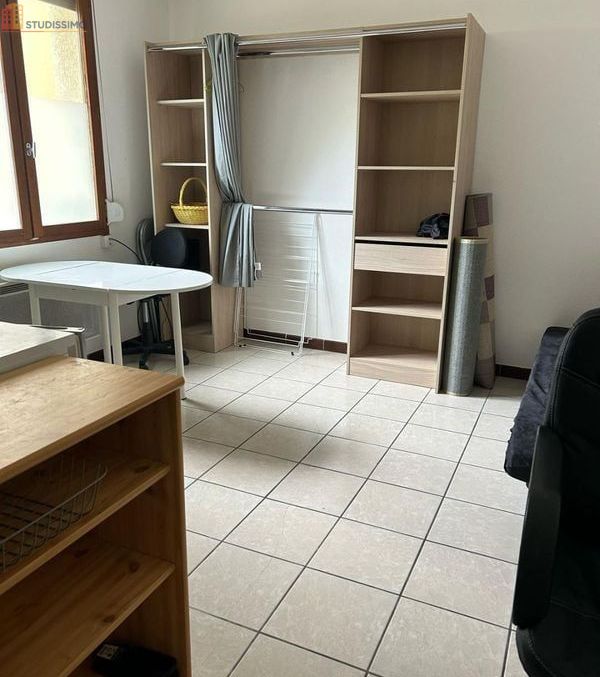 Studio meublé 17m² Besançon centre - Ensoleillé, au calme - Photo 2