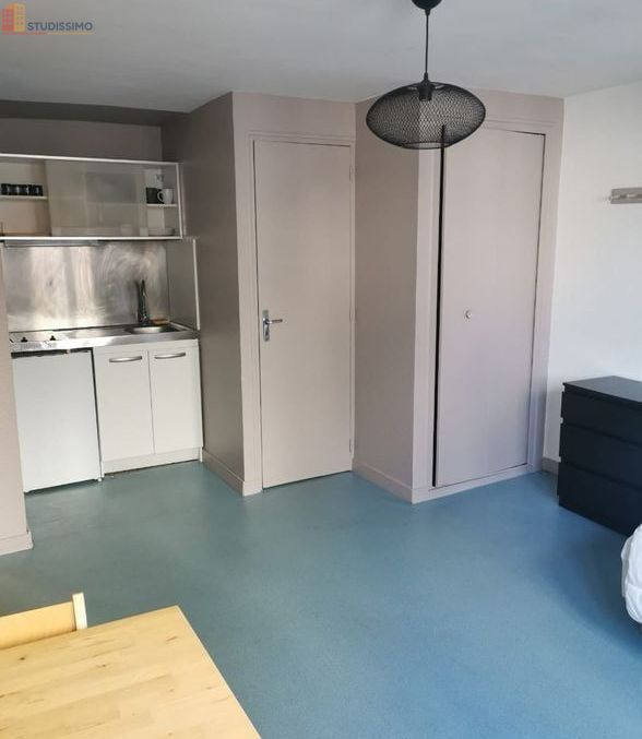 Studio meublé 20m² Besançon centre - Proche Place du 8 Septembre - Photo 3