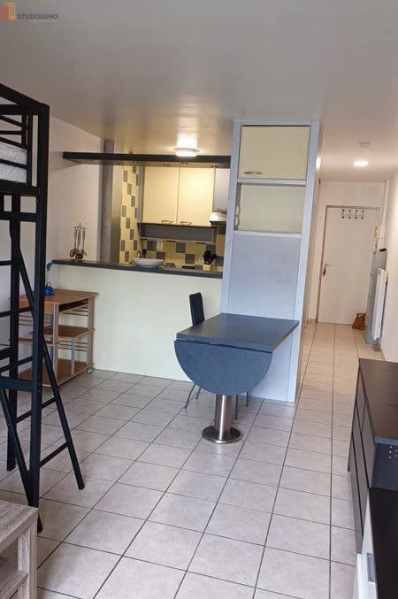 Studio 30m² Mandeure - Meublé, garage et cave - Photo 4