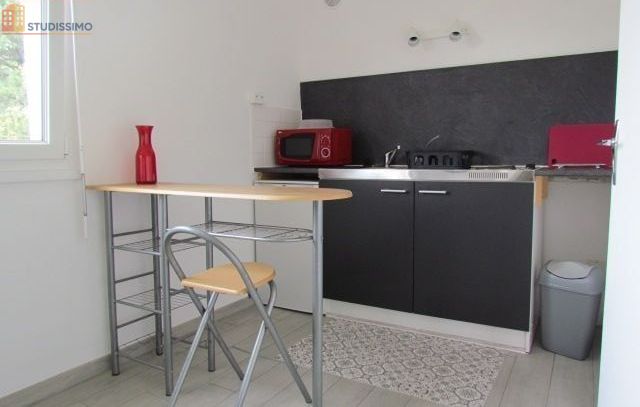 Studio meublé 28m² Besançon 25000 - Meublé, DPE D - Photo 2