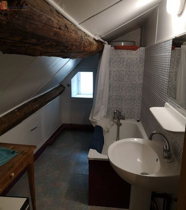 Studio meublé 34m² Montbéliard - Meublé, dernier étage - Photo 2