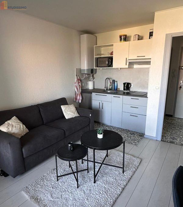 Studio meublé 20m² Romans-sur-Isère centre - Terrasse, parking - Photo 7