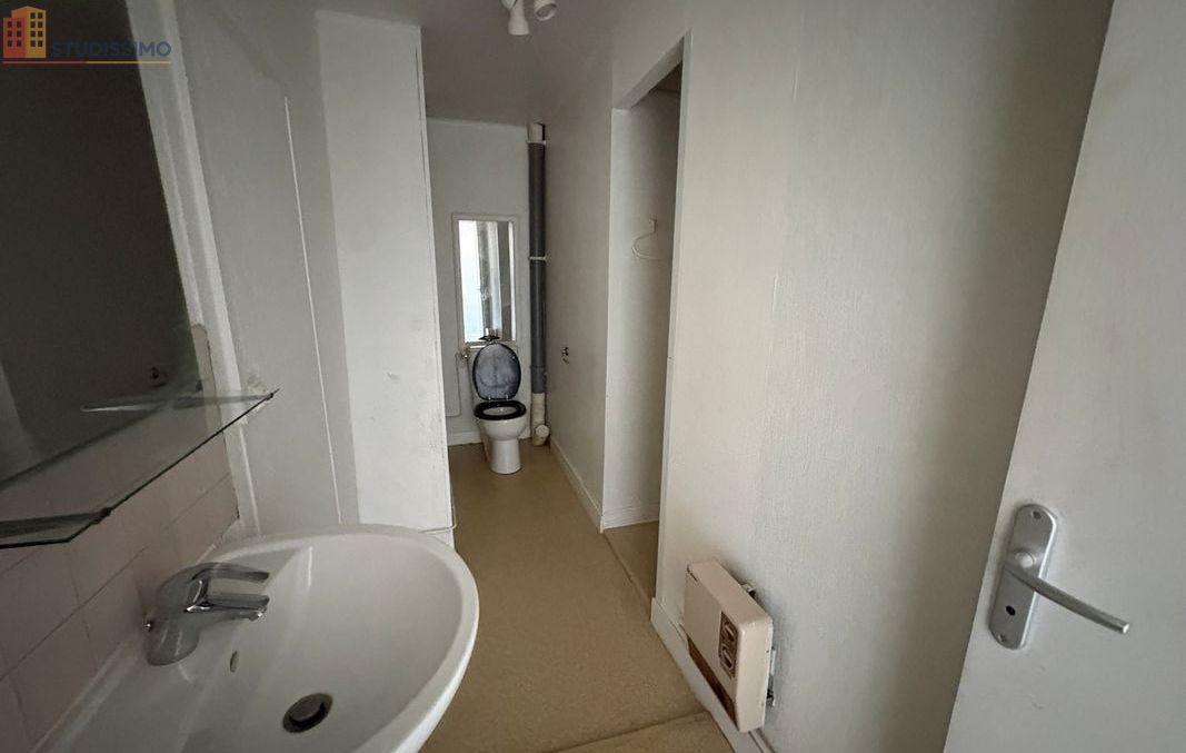 Studio 43m² Le Neubourg - Étage 1, DPE E - Photo 4