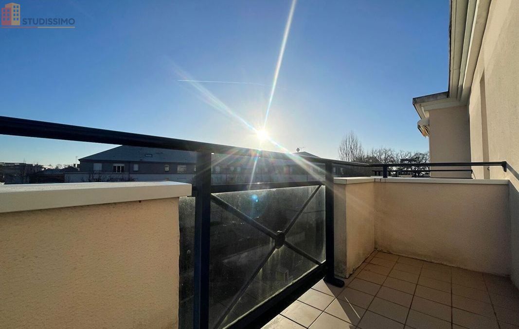 Studio meublé 25m² Chartres - Lumineux, dernier étage - Photo 3