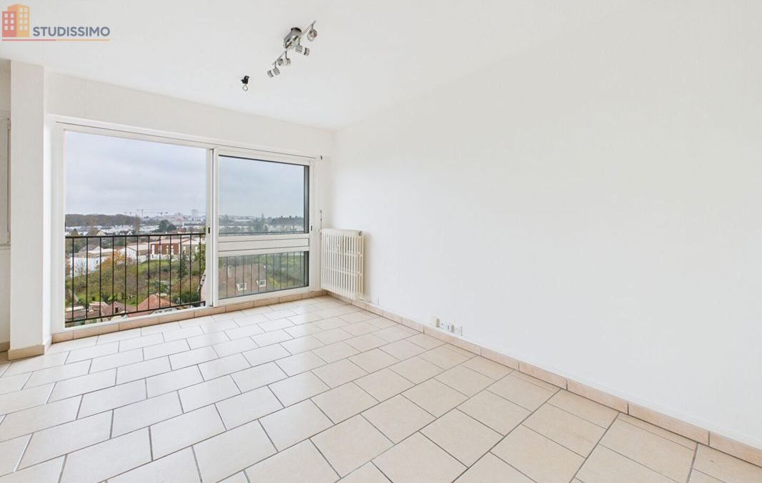 Studio 34m² Chartres - Dernier étage, lumineux - Photo 9