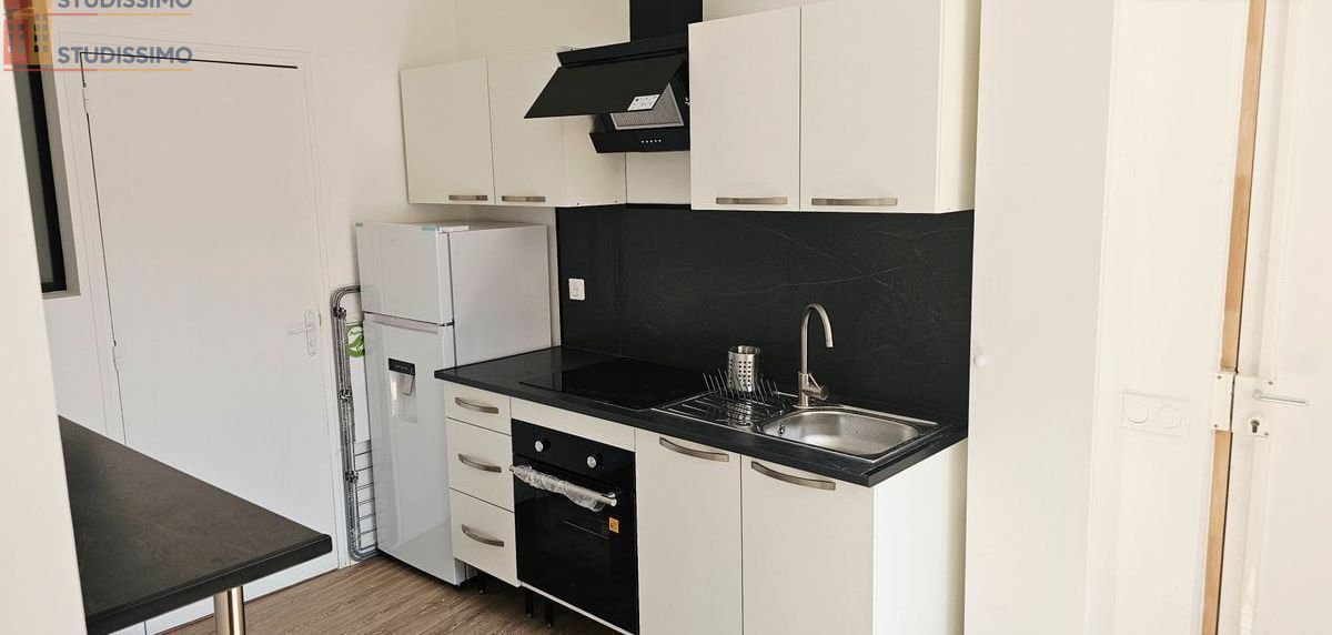 Studio meublé 25m² Dreux - Entièrement rénové, meublé - Photo 2