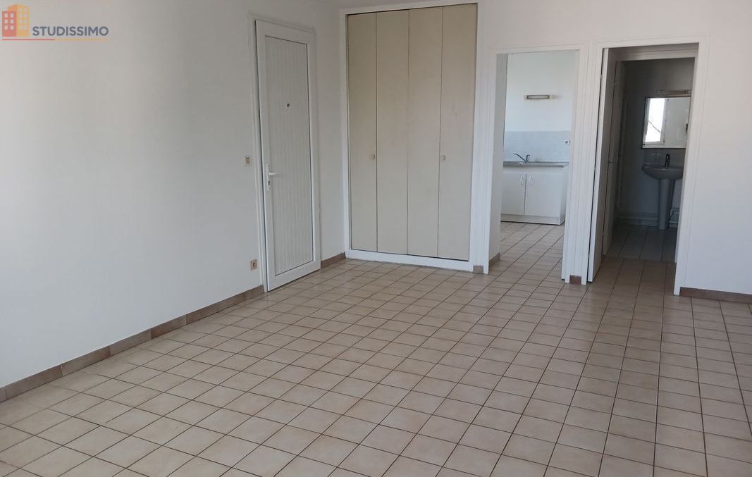Studio 35m² La Loupe - 1er étage, DPE E - Photo 4