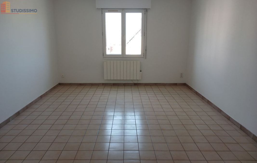 Studio 35m² La Loupe - 1er étage, DPE E - Photo 1