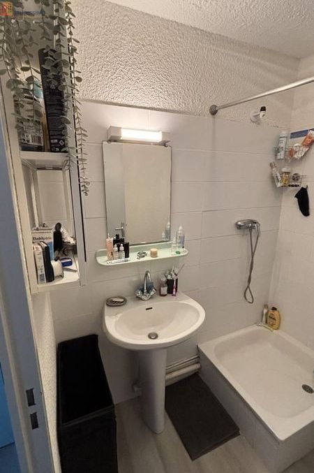 Studio meublé 18m² Brest 29200 - Meublé, 2e étage - Photo 1