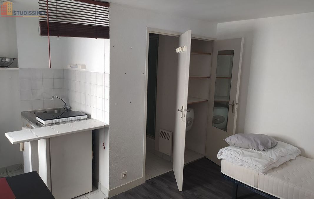 Studio meublé 16m² Brest Saint-Martin - 1er étage, meublé - Photo 4