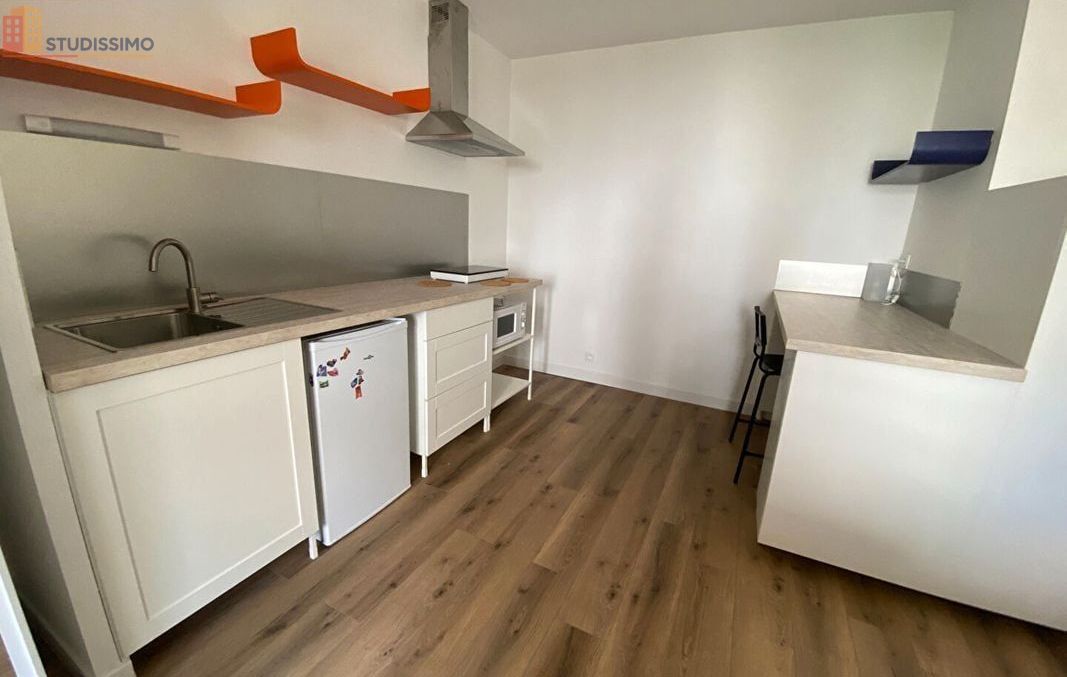 Studio meublé 28m² Landivisiau - Meublé, étage 2 - Photo 2