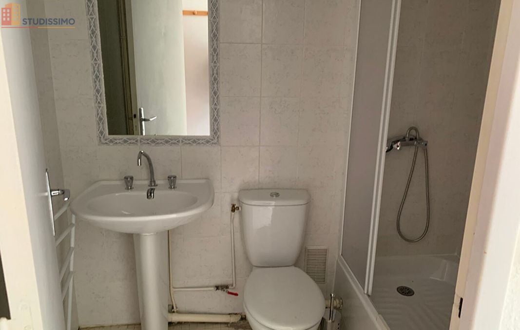 Studio meublé 15m² Nîmes centre - Calme, lumineux - Photo 4