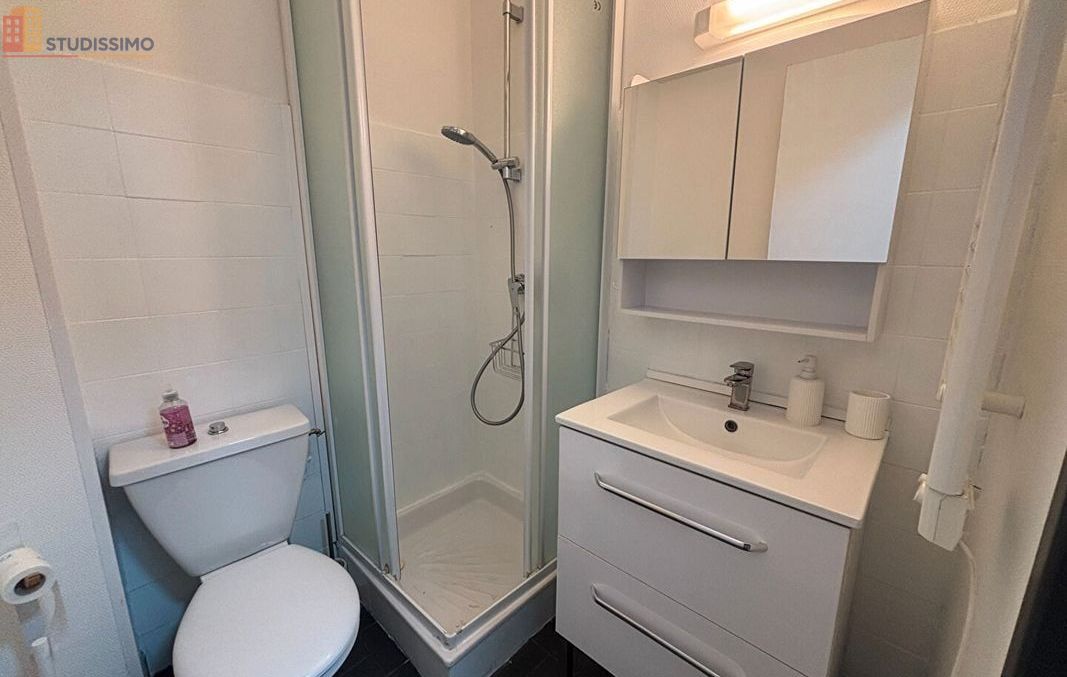 Studio meublé 14m² Nîmes centre - Meublé, DPE C - Photo 3